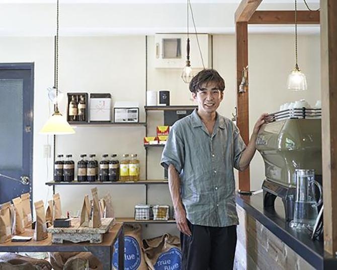 コーヒーで旅する日本／関西編｜目の前の一人ひとりが求めるコーヒーを日常に。“街のオアシス”「ゆげ焙煎所」が愛される理由
