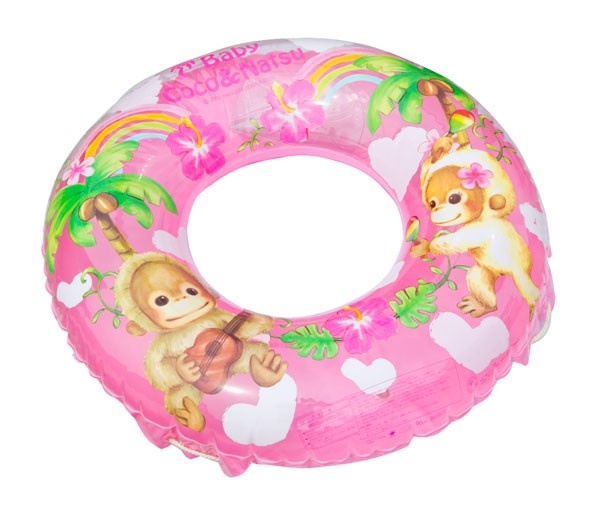【浮き輪】かわいいデザインの浮き輪は、子供の身長などに合わせてサイズをチョイスしよう/須磨海水浴場