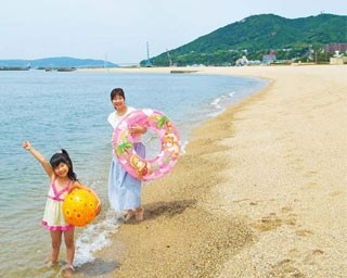 【家族でおでかけ】駅近で海の家も充実！須磨海水浴場は子供の海デビューに最適