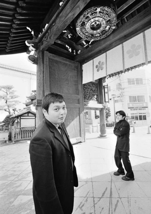 兄弟漫才コンビ中川家の剛(写真右)と礼二(左)