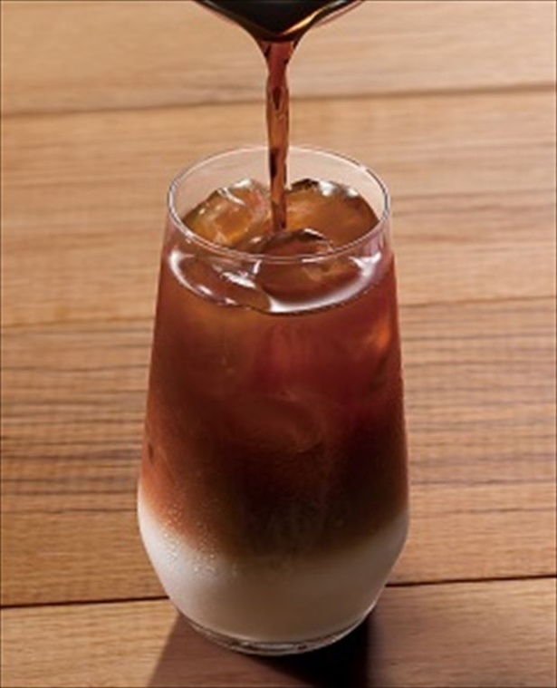 ベトナムコーヒーをアレンジ！層が美しい「練乳ミルクアイスコーヒー」