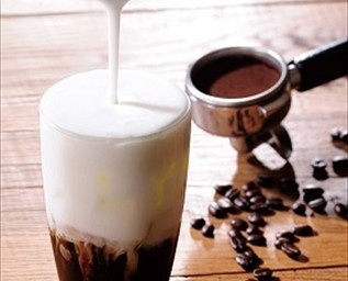 タリーズから、毎年人気の「チョコリスタ(SHAKE)」など限定ドリンクが発売