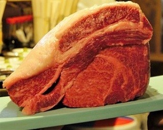 “肉好きによる肉好きのための居酒屋”に3回来店で裏メニューが味わえる!?