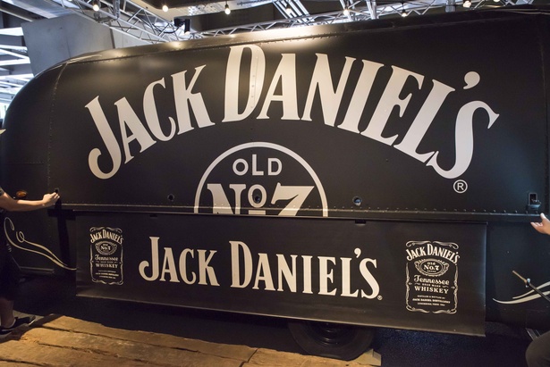 全国47都道府県すべてを巡るために生み出された「JACK CAR」