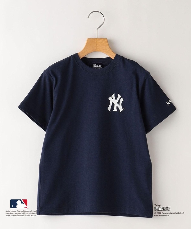 ニューヨーク・ヤンキースのネイビー「SHIPS KIDS:スヌーピー×MLB TEE」(6050円)