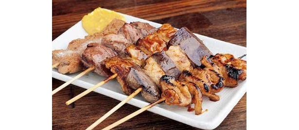 「もつ焼五本盛り」(900円/日本再生酒場その弐)