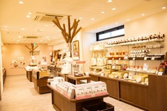 京都発のチョコレートブランド「SNOOPY Chocolat」(1階)の店内