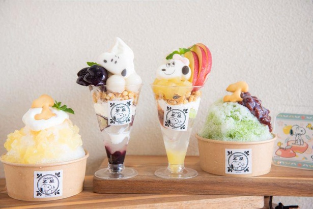 カフェのイチオシは「“八ヶ岳高原の牛乳で作ったソフトクリーム”を使ったパフェ」(写真中央)