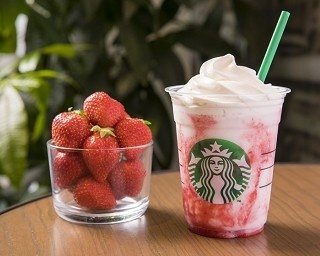スタバ「ストロベリー クリーム フラペチーノ」はアレンジを極めて、自分だけの1杯に！【動画あり】