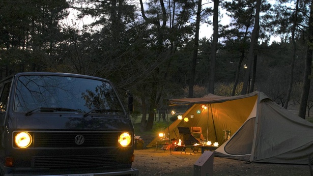 テント周りに飾るだけで、個性あふれるキャンプシーンに！