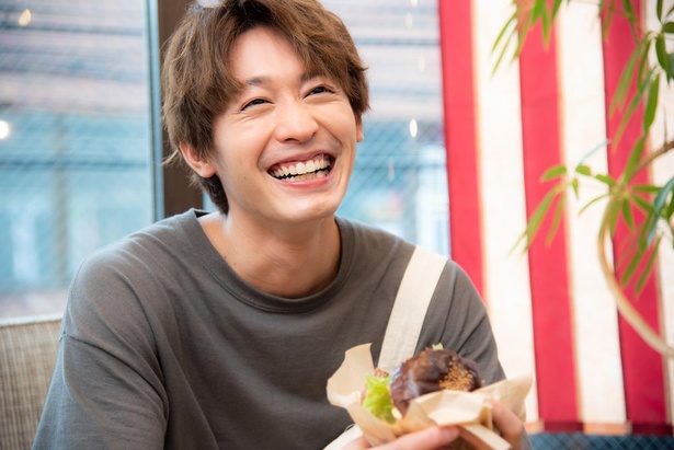 「たまごサラダっぽい、しっかりしたタルタルソースがおいしくて純粋に好き」(小林)