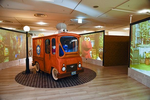日本初展示のクッキーモンスターのキッチンカー