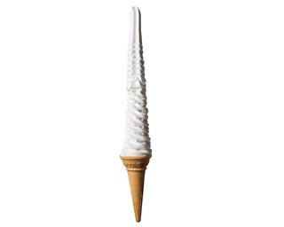 SNSで話題の大阪新名物！全長40cmの超ロングなソフトクリームが爆売れ！