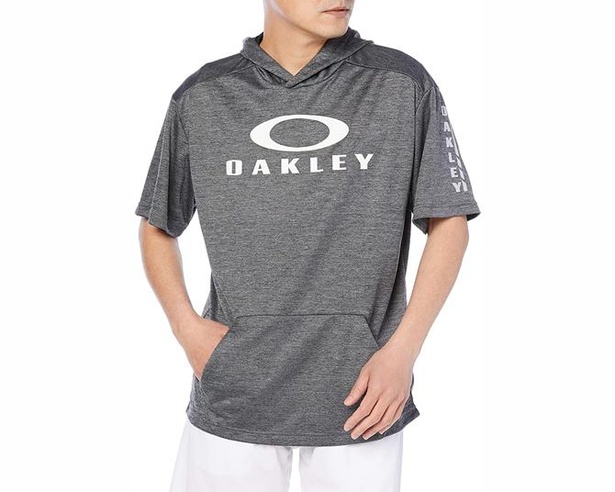 お得にオシャレを楽しもう！【OAKLEY(オークリー)】の半袖パーカー