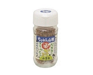 魔法の粉のようにパスタに絡む！粉末状のオリーブオイルの“ちりめん山椒”