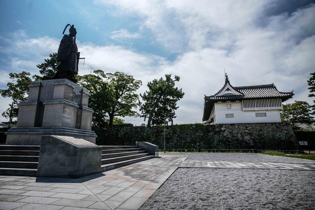 佐賀市のシンボルともいえる鍋島36万石の居城の跡を観光