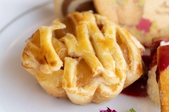 「ホテルニューグランド」で伝統的に愛されているというシナモンが効いたアップルパイ