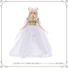 本展オリジナルカラーの「StyleDoll Princess Serenity」(5280円)