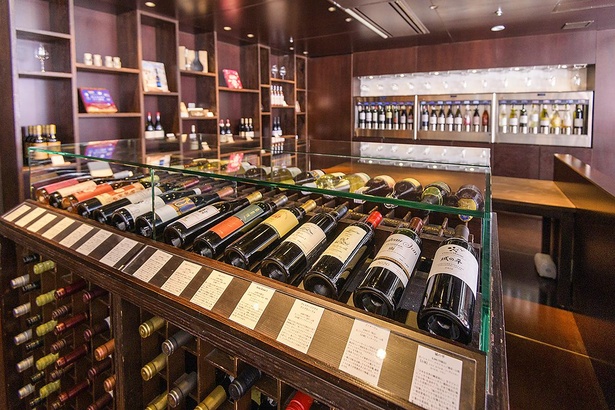 「YATSUGATAKE Wine house」で購入したワインは、ホテル内のレストランに無料で持ち込むこともできる