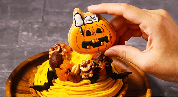 スヌーピーの「パンプキンタルト」でハロウィンを満喫！PEANUTS Cafe