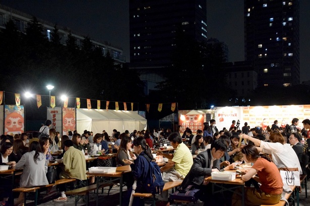 21:00までの開催なので夜に訪れられるのもうれしい！