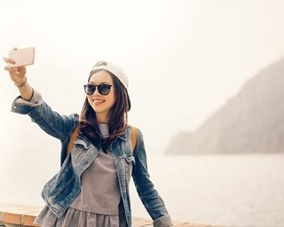 2人に1人は一人旅経験者!!その理由とは？