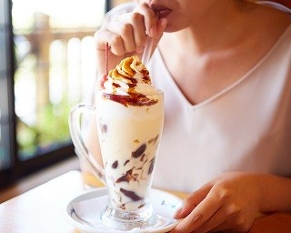 飲む、食べる、混ぜる！コメダ珈琲の新食感デザートドリンク「ジェリコ」