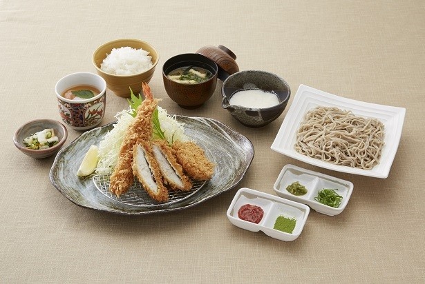「夏の贅沢膳　石臼挽き蕎麦付」(税別1890円)