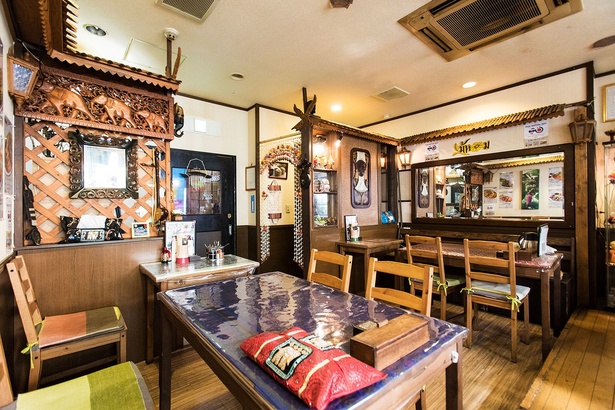 店内はタイそのもの