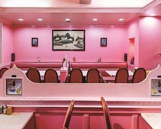 大人女子も大満足！ピンクの店内×本格南インド料理