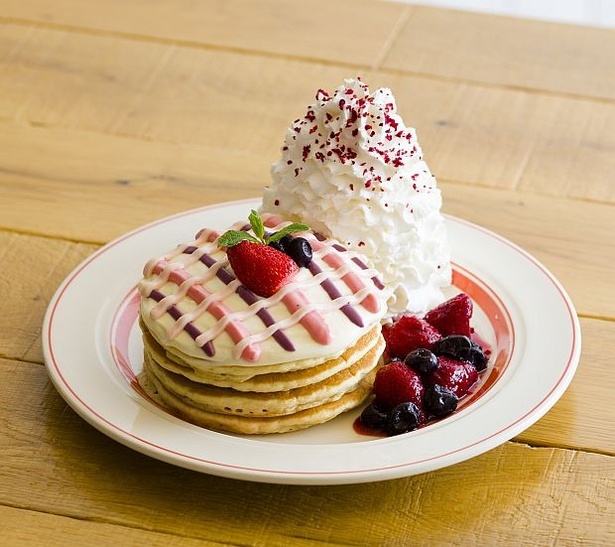 【写真を見る】心斎橋店の「Eha(エハ)パンケーキ」(1500円)