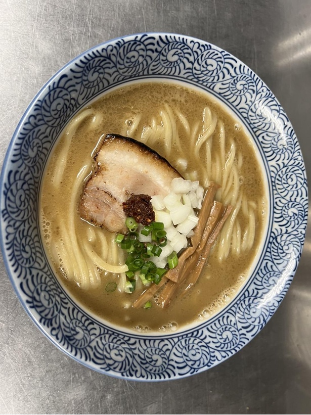 豚と煮干しの濃厚中華蕎麦(HND ONE TEAM)