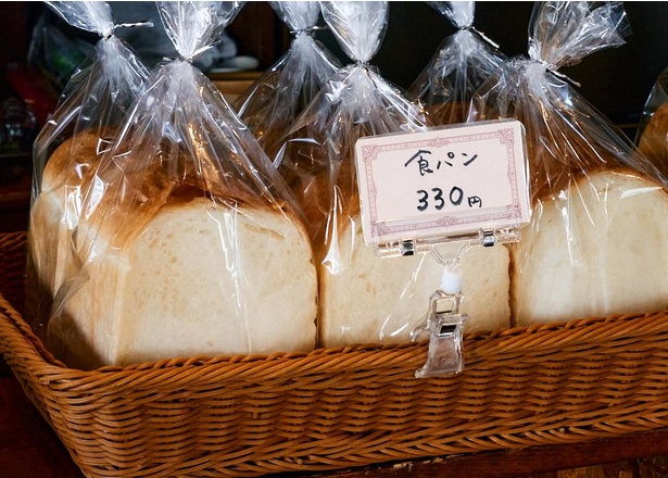 薬院店で販売しているイギリス食パン(1斤330円)