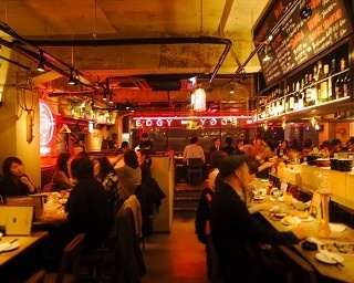 ドリンク1杯39円！欧州料理とともに味わう3周年記念フェア