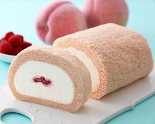 桃のやさしい甘さと香りに包まれた季節限定のケーキ発売!!