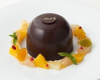 熱々のチョコをかけて楽しむ夏の新デザートが登場