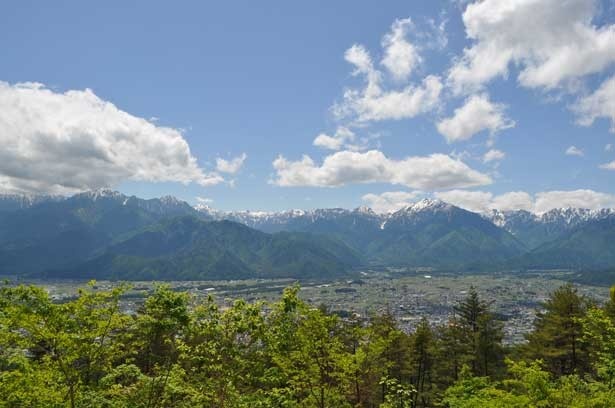 長野県大町市は北アルプスの麓にある
