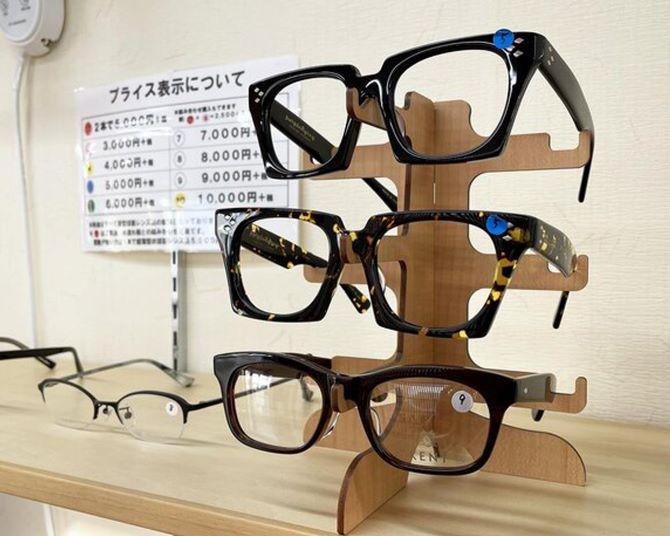 高級なはずの鯖江製メガネが「2本レンズ付き・5千円」で買える？“メガネの聖地”ならではの安価の理由