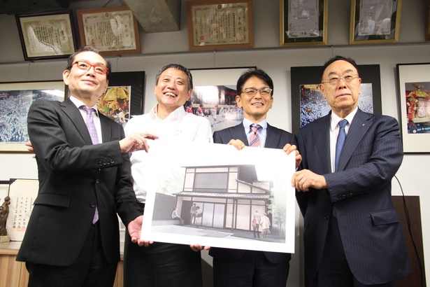 （右から）錦市場商店街振興組合の理事長・宇津克美氏、日本財団の竹村利道氏、祇園さゝ木の主人・佐々木浩氏、京都工芸繊維大学の副学長・小野芳朗氏