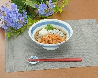 桜海老、国産しらす、大根おろしの組み合わせ！梅雨に食べたいさっぱりそば