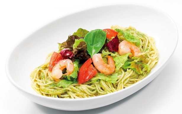 【写真を見る】「小海老のジェノベーゼサラダパスタ」