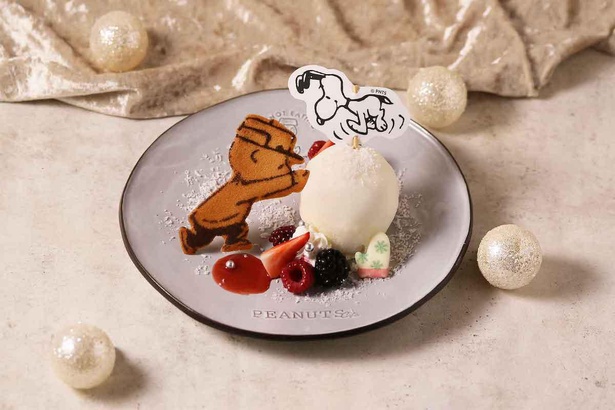 【写真】雪玉の上ではしゃぐスヌーピーがかわいい！「チャーリー・ブラウンのスノーマンケーキ」