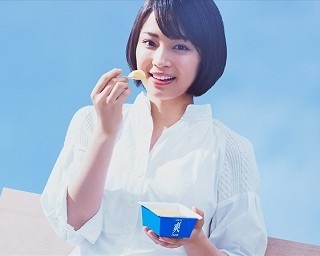 広瀬すずもCMで座った！ロッテ“座ると上向くベンチ”イベント全国7都市で開催