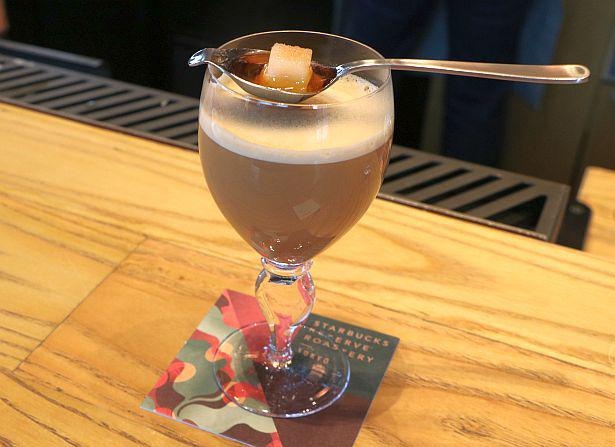 カフェ ロワイヤルをイメージした「ティー エスプレッソ カフェ ロワイヤル」(イートインのみ、2200円)も登場している。ティーの芳醇な香りが特徴だ
