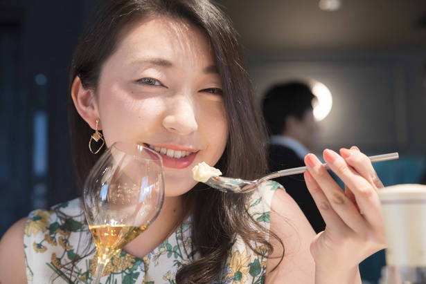 フォンデュは美人スタッフがコニャックに一番合うと絶賛