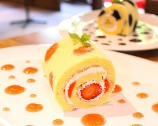 ロールケーキもドット仕様！祇園の新しい美術館で「草間彌生」展