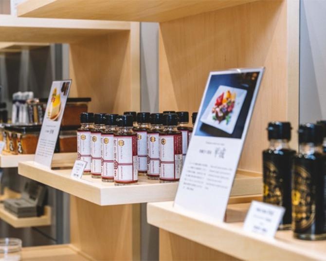 “透明な醤油”など、進化系醤油と出合える！熊本で創業150年超の醤油の老舗が東京・合羽橋にアンテナショップ「出町久屋」をオープン