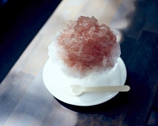 南アルプスの天然水かき氷！「北杜のいちごみるく」と「北杜の高原みるく」が登場
