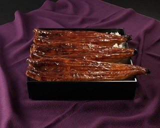 かっぱ寿司から1万円の完全予約制うな重！25cmの重箱も“はみ出す” 大うなぎ