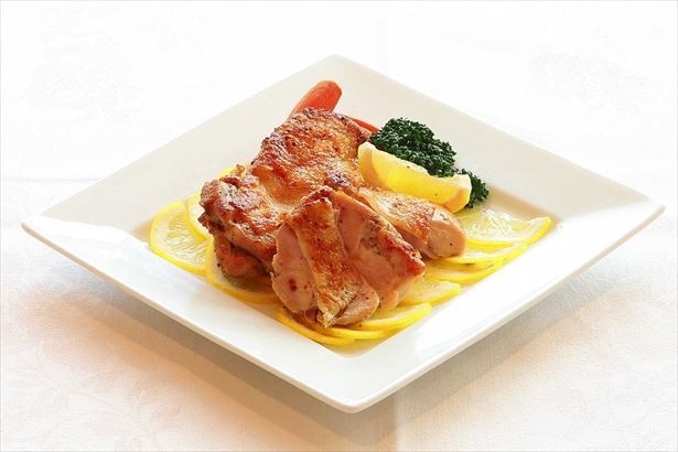 レモンとペッパーの相性が抜群！「鶏のレモンペッパー焼き」